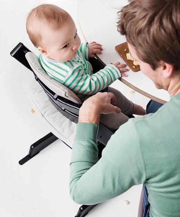 1_lifestyleimages_Tripp Trapp_BabySet_938x1072px_200210_Black