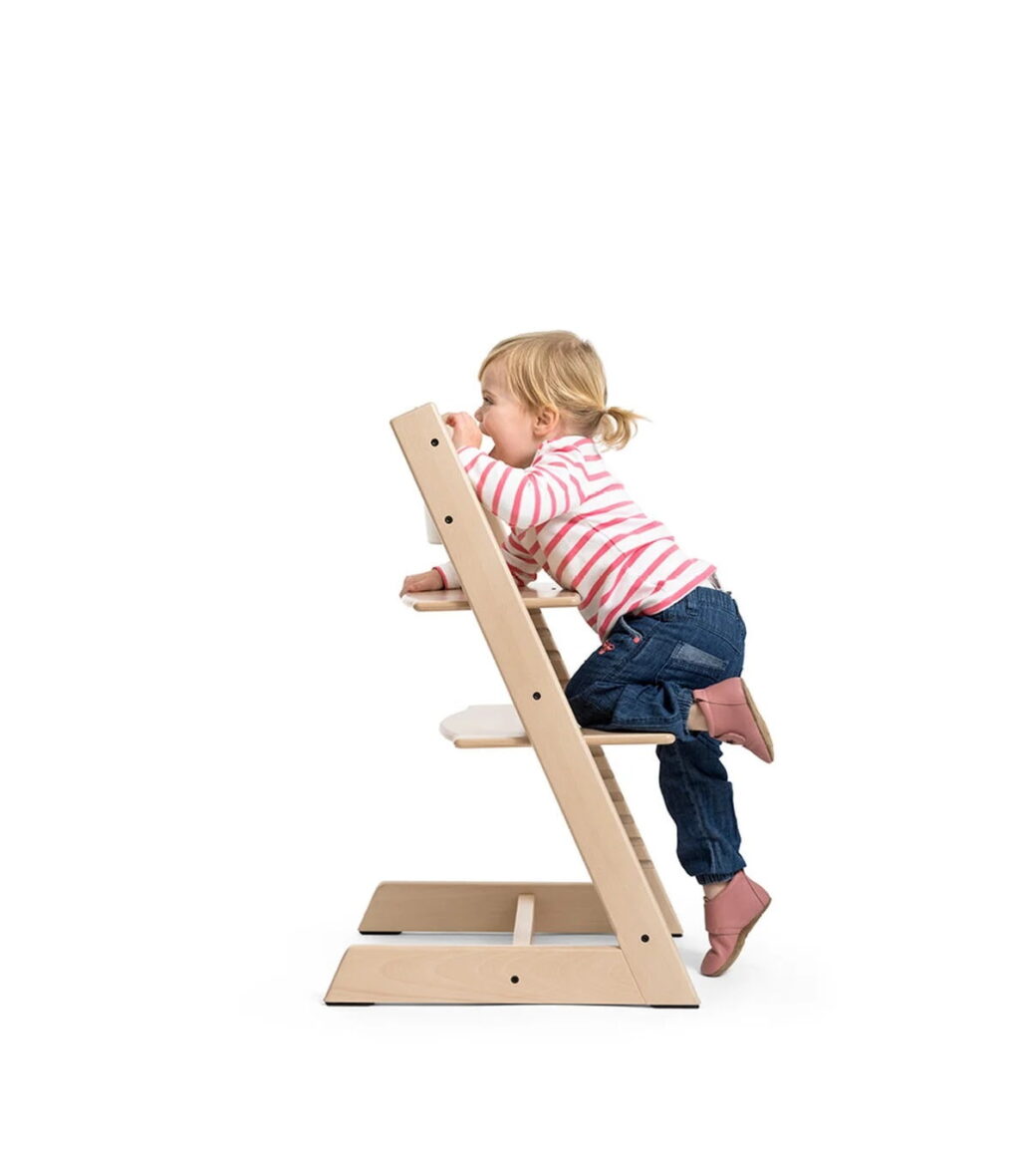 eCom_938x1072_TrippTrapp_ConceptSupportive_ChairClimb (1)