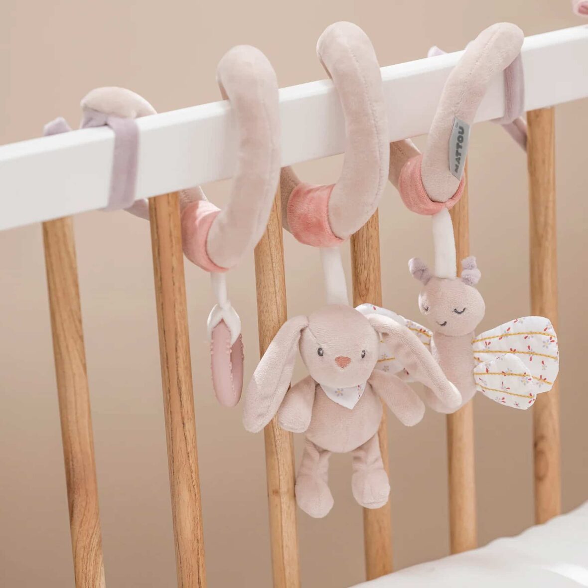 5414673485227B_1728x