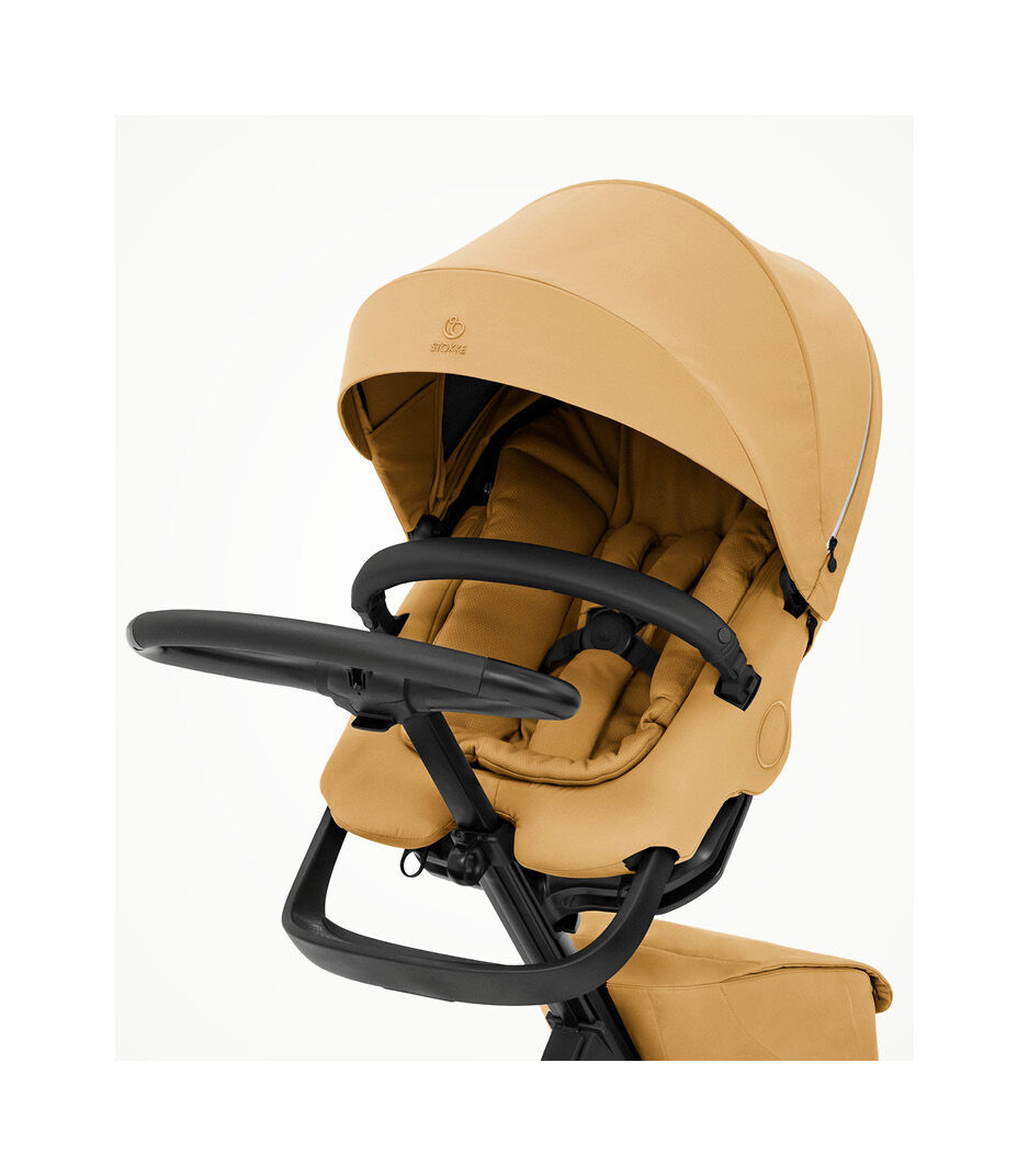 Xplory_X_GoldenYellow_SeatAngledRight_200804_config2160_zoom_eCom