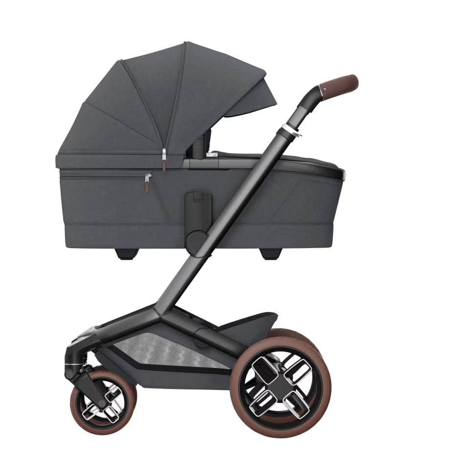1920204110_2024_maxicosi_stroller_comfort_fame_twillic_twillicgraphite_optimalprotection_carrycot_side
