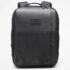 Minimeis The Backpack G5 em preto, com um design elegante e moderno.