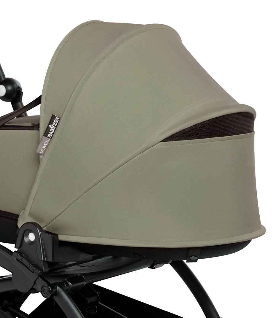 YOYO 2 – BASSINET – CLOSE UP – VENTILATED CANOPY OPEN – OLIVE – WEB