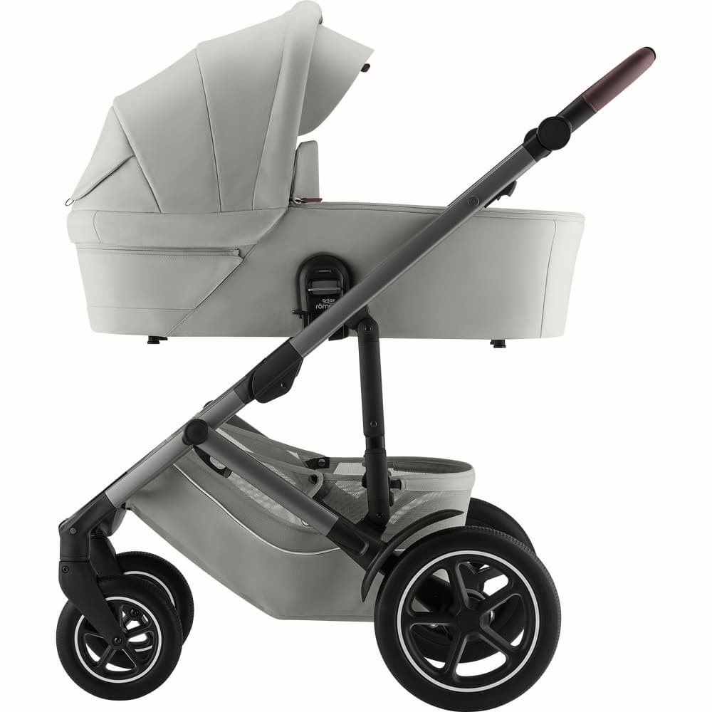 04_Britax_Romer_SMILE_5Z_LinenGrey_CalmGrey_BrownHandle_01_HardCarrycot