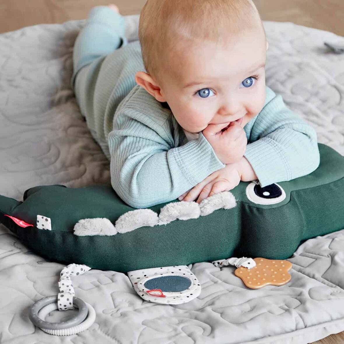 Tummy-time-activity-toy-Croco-Green-2-LS (1)