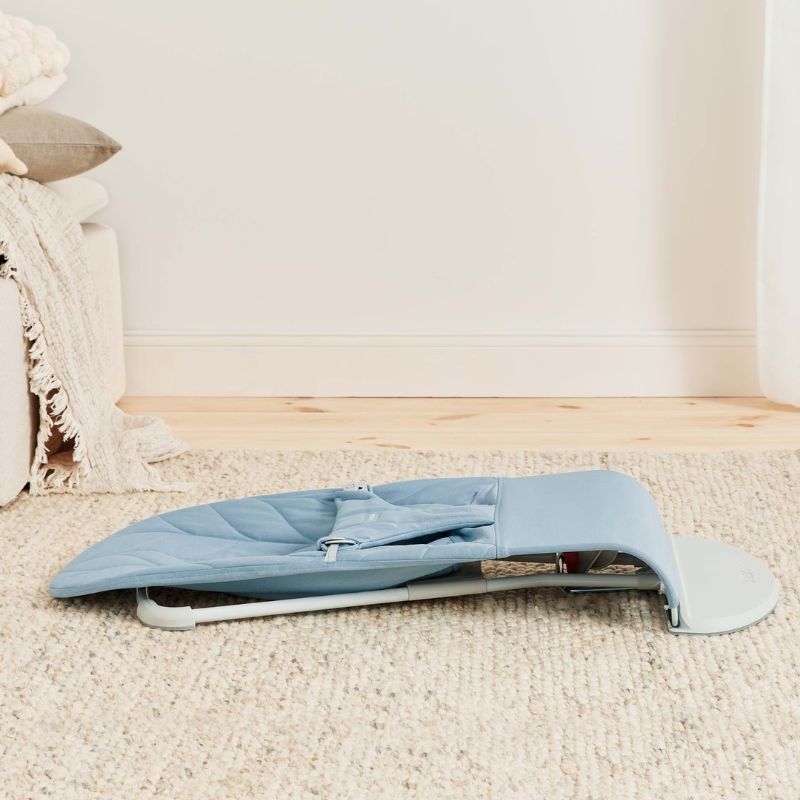 BabyBjorn Espreguiçadeira Bliss Woven Pétala – Azul (4)