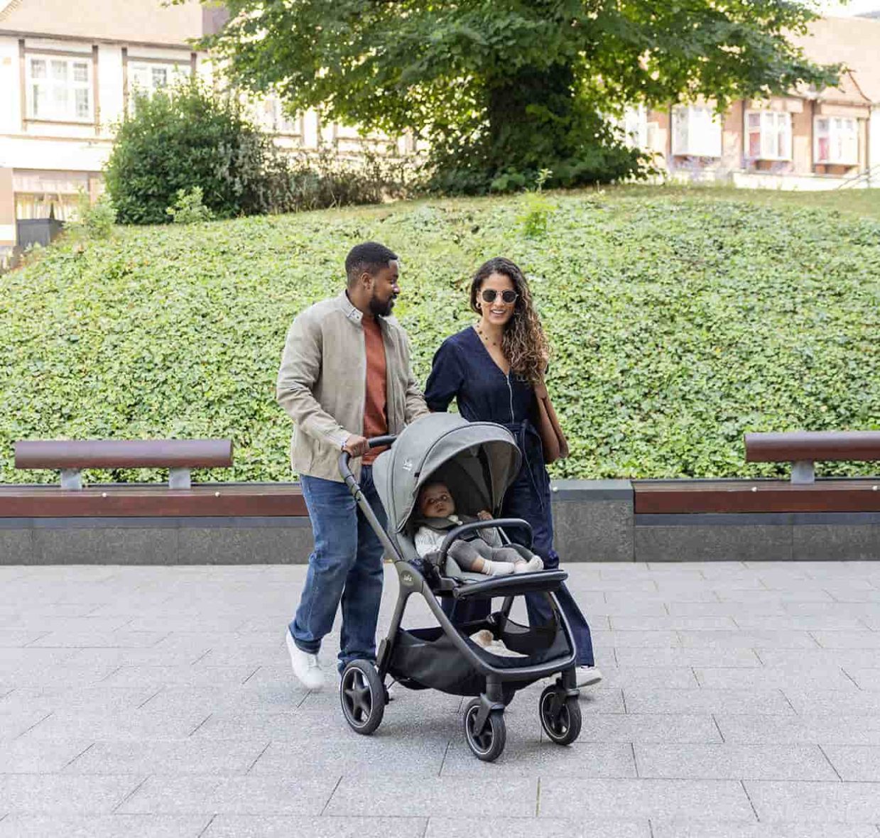 02_-_joie-baby-amp-5400_cc_v1_hr_1-2