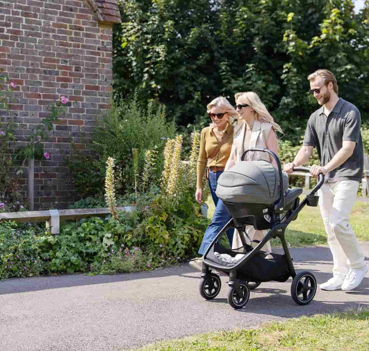 3_-_joie-baby-amp-6582_cc_v1_hr-2