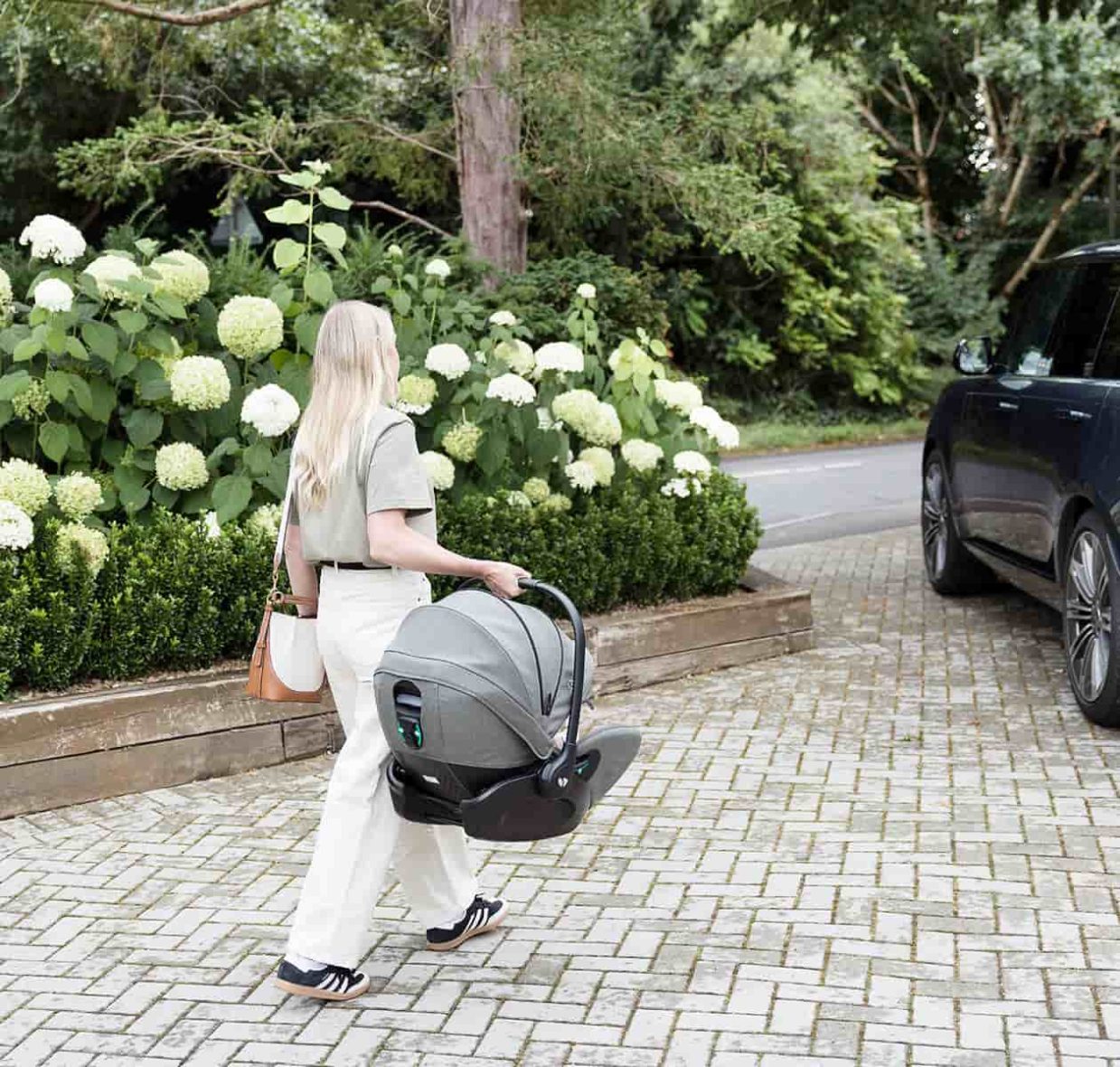 5_-_joie-baby-amp-1007_cc_hr-2