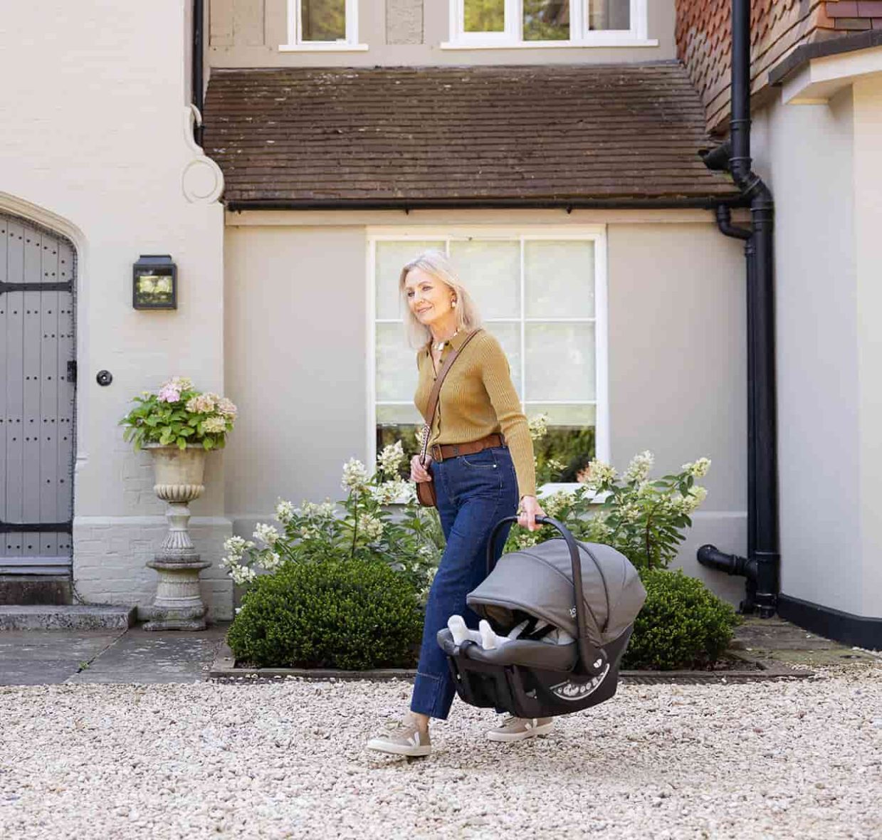 5_-_joie-baby-amp-5676_cc_v1_hr_1-2