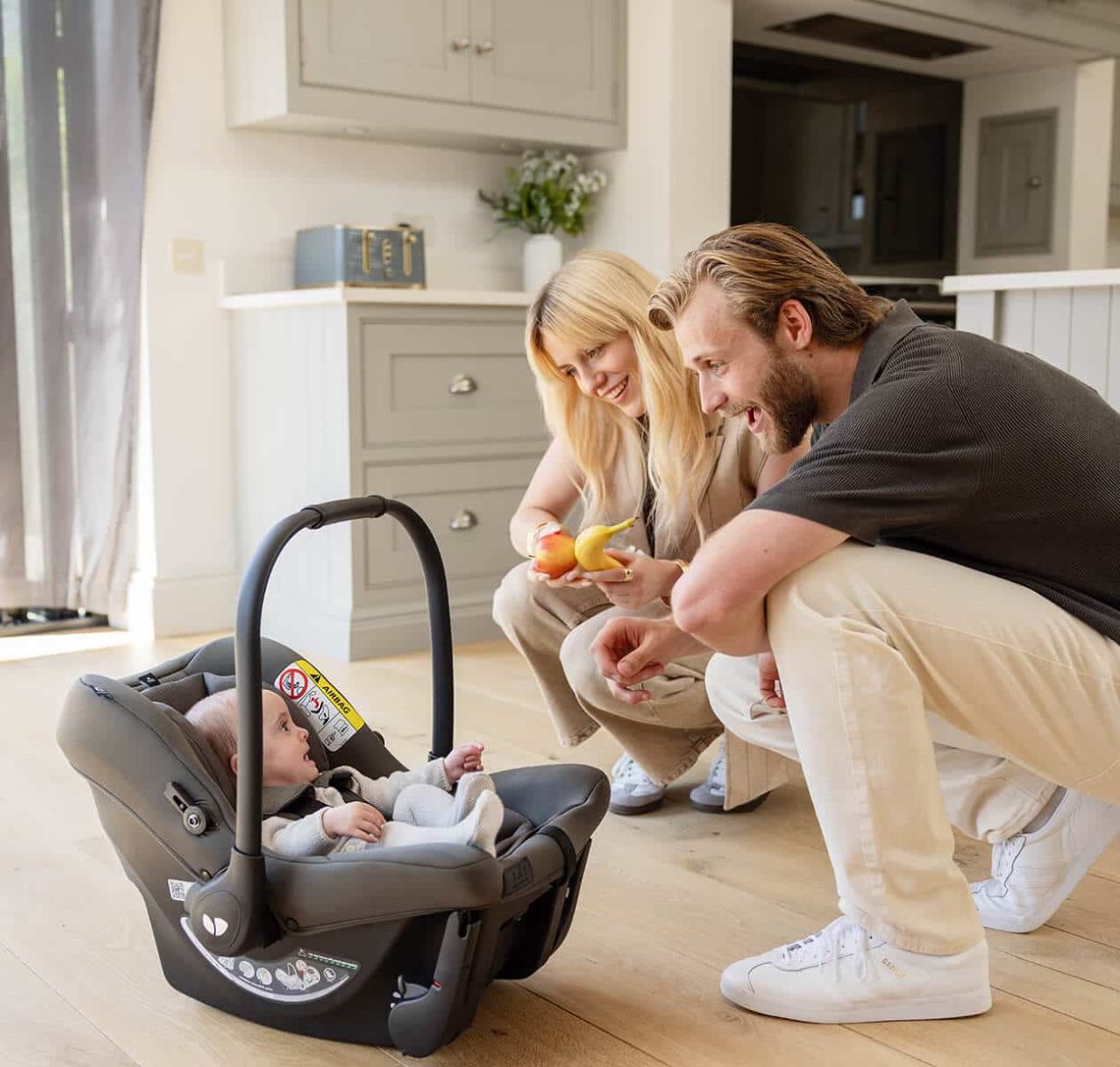 5_-_joie-baby-amp-6247_cc_v1_hr-2