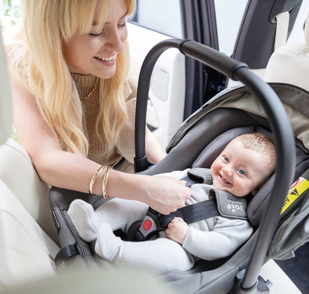 5_-_joie-baby-amp-6493_cc_v2_hr-2