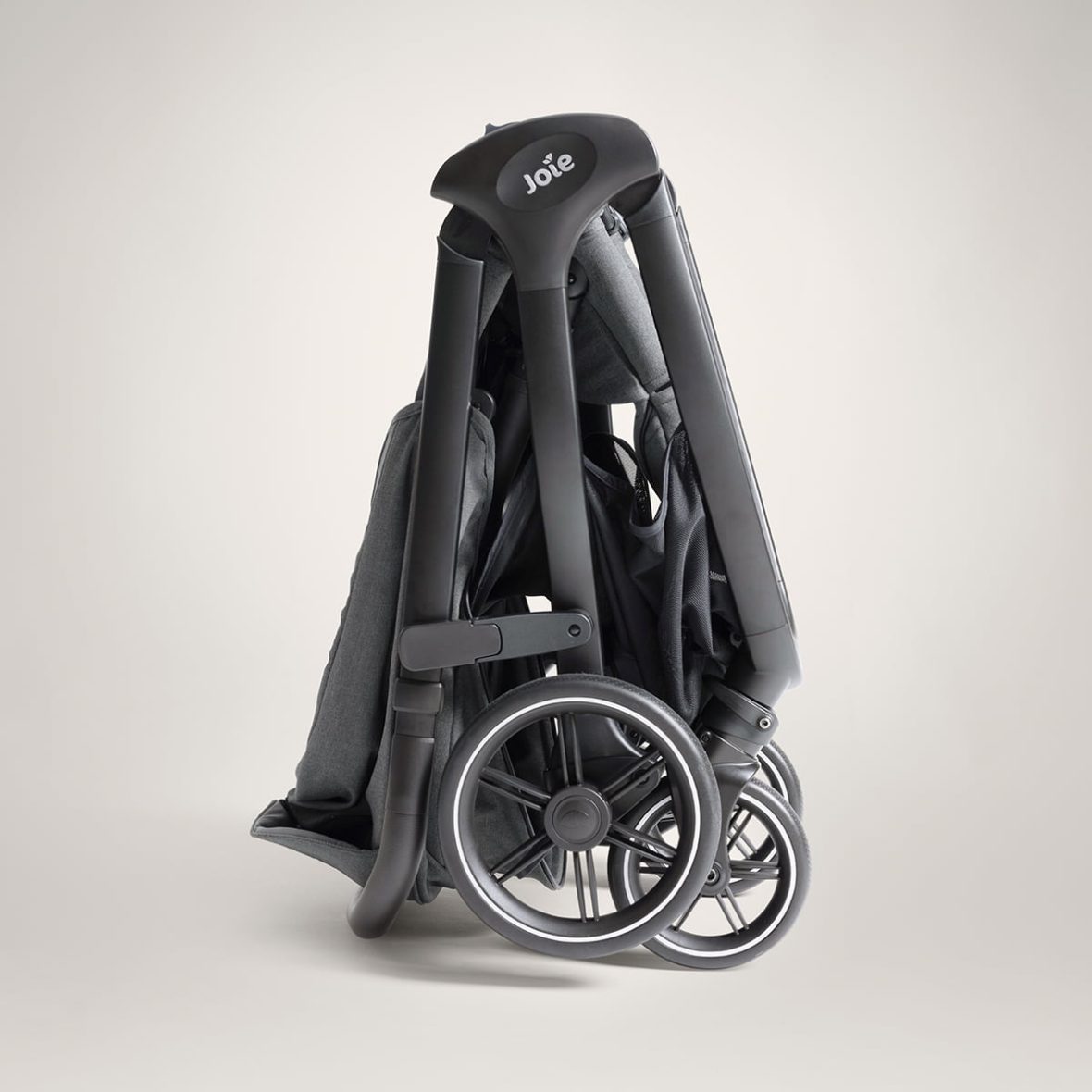 p05-joie-signature-pushchair-valora-ebony-fold (1)